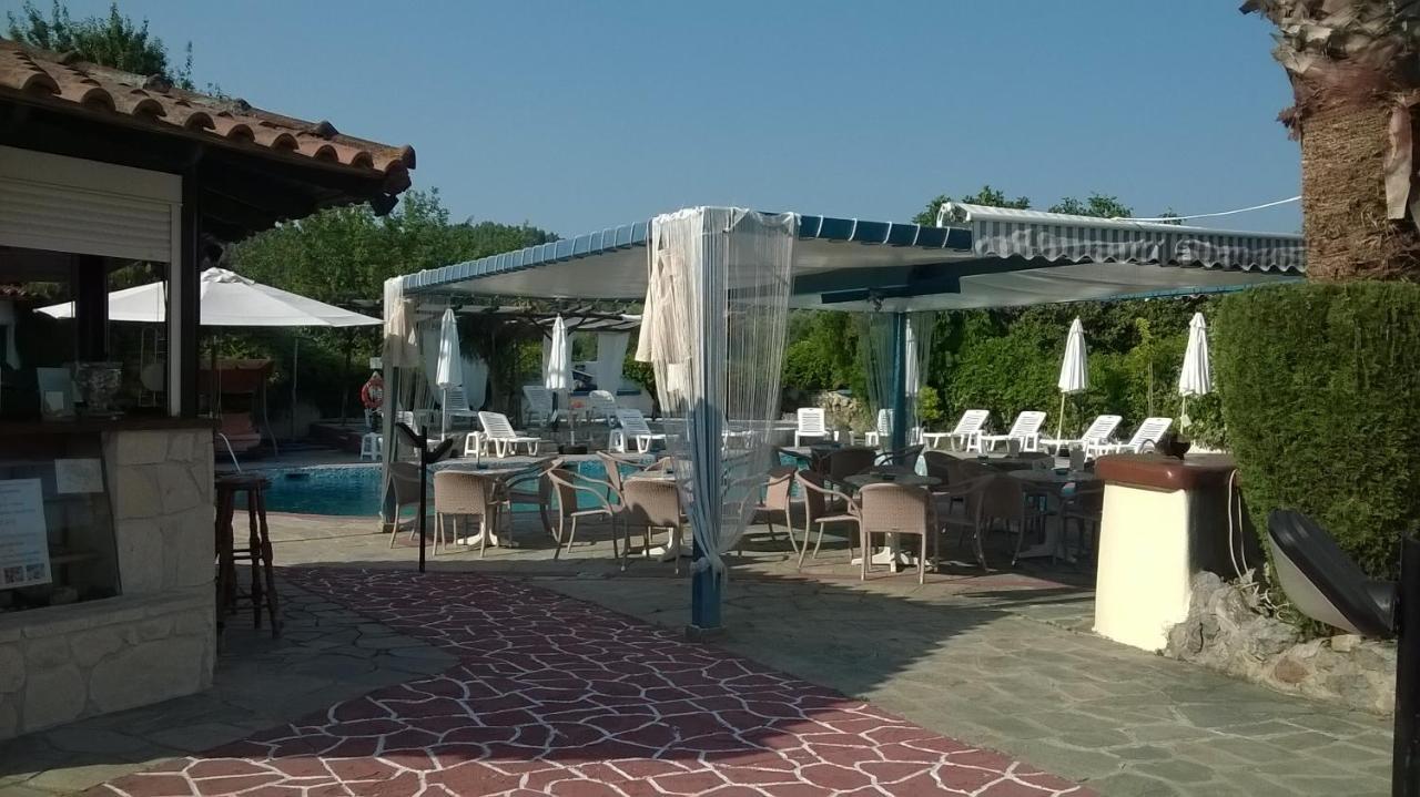 Aquarius Hotel Fourka Luaran gambar