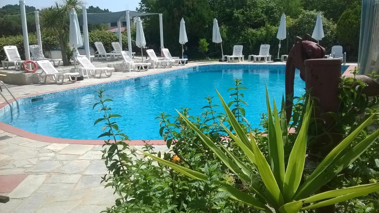 Aquarius Hotel Fourka Luaran gambar