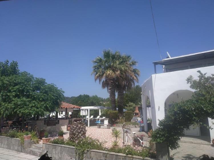 Aquarius Hotel Fourka Luaran gambar